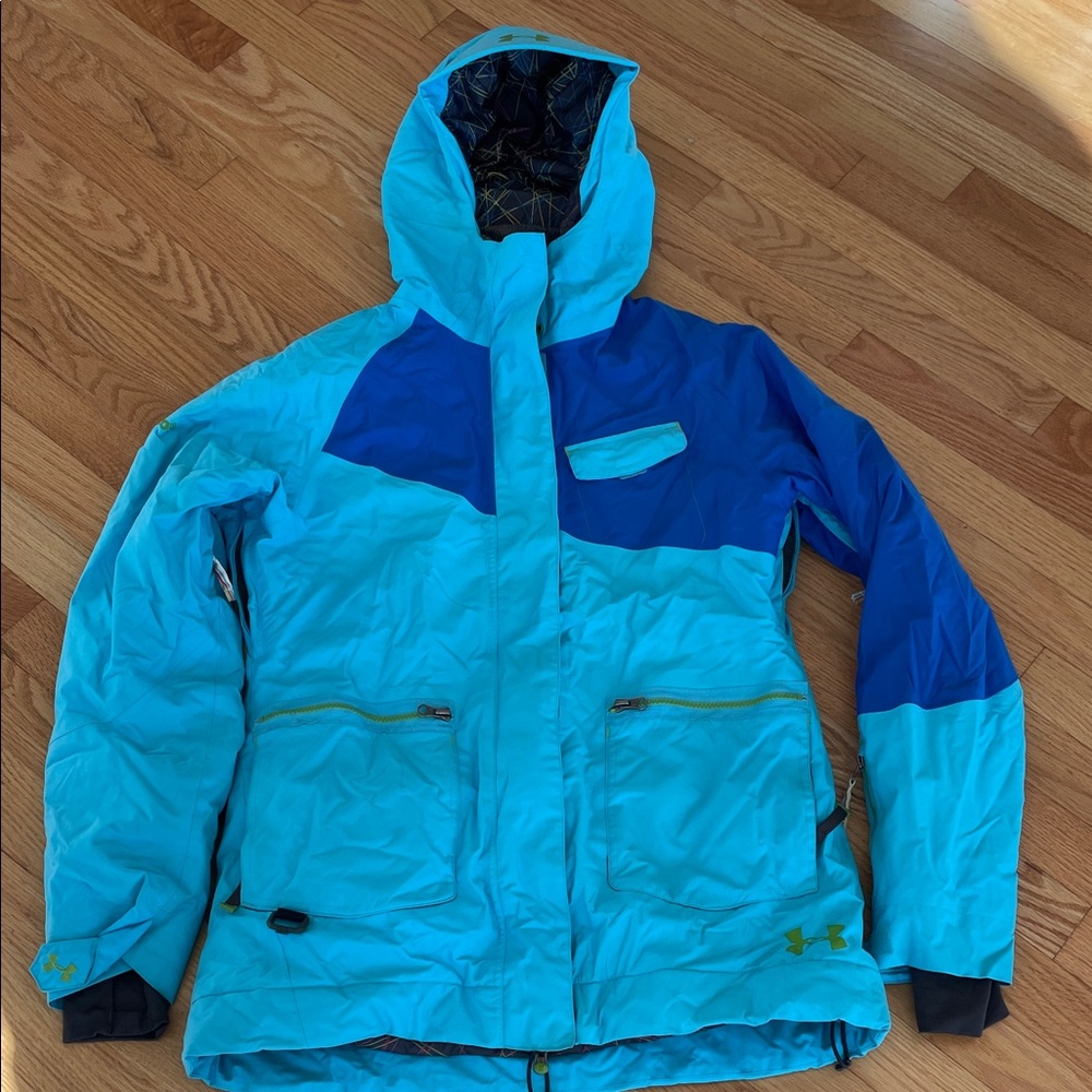 Great condition unisex winter jacket, ski or snowboard jacket